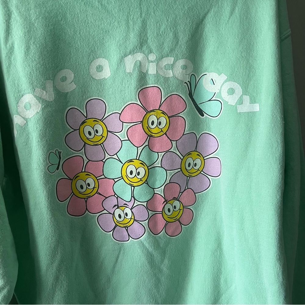 Urban Outfitters Mint Green “Have a Nice Day” Daisy Graphic Hoodie Size S/M - Picture 5 of 5